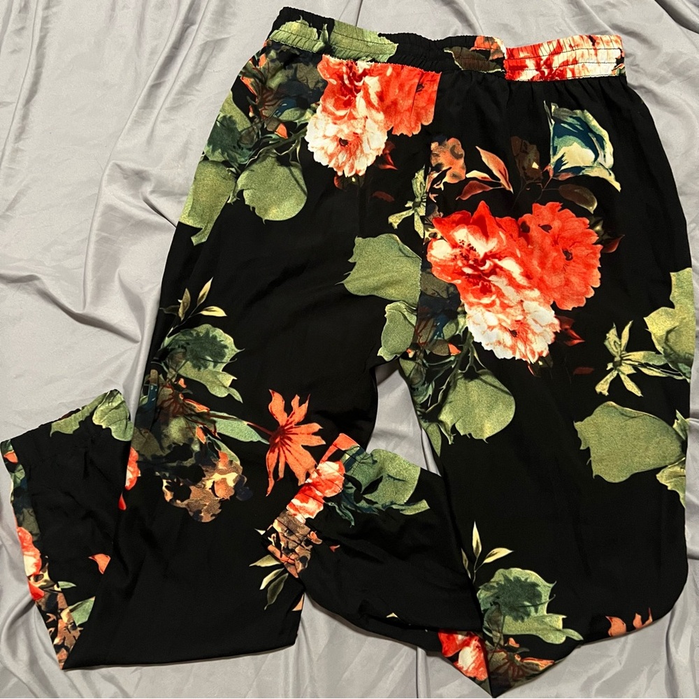 iJeans by Buffalo 🔵 Floral Ankle Joggers M x 28” Black and Red
